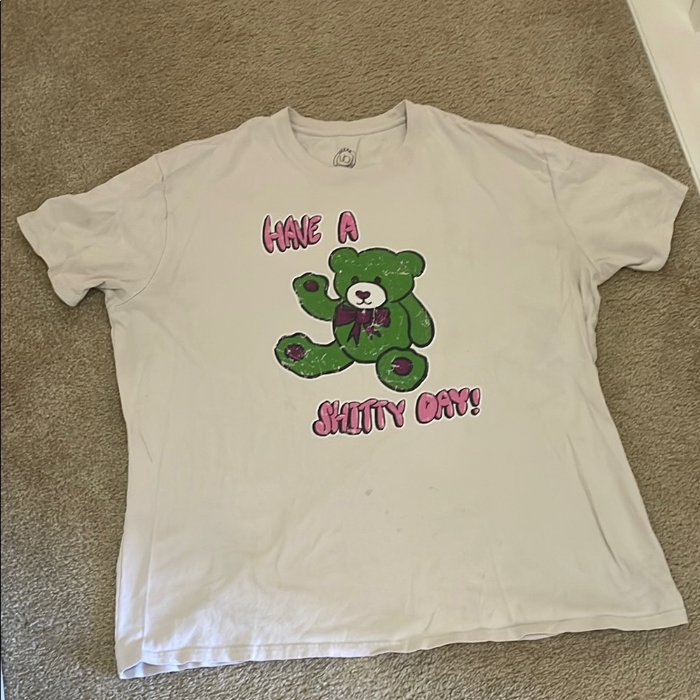URBAN OUTFITTERS GRAPHIC T